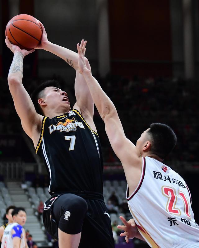 关于青海男篮全力以赴，力保领先的信息