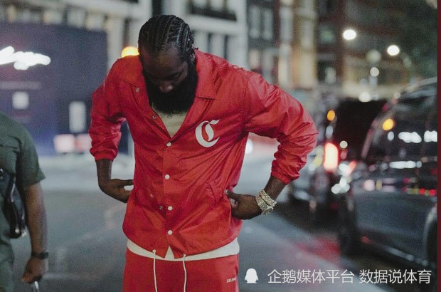 包含老骑士老将重回巅峰,展现出色表现的词条 包含老骑士老将重回巅峰,展现出色表现的词条