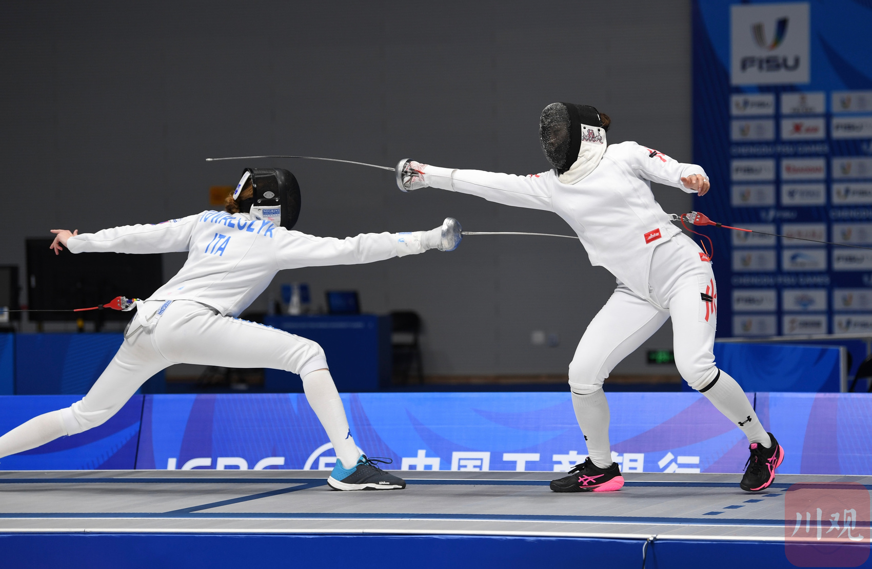 亚洲击剑选手迅猛进攻赢得冠军头衔的简单介绍