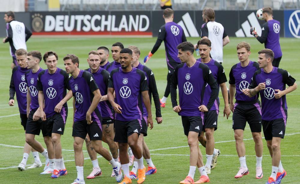 aoa体育体育官网入口-德国队失利连连！受伤的传统战队何去何从？