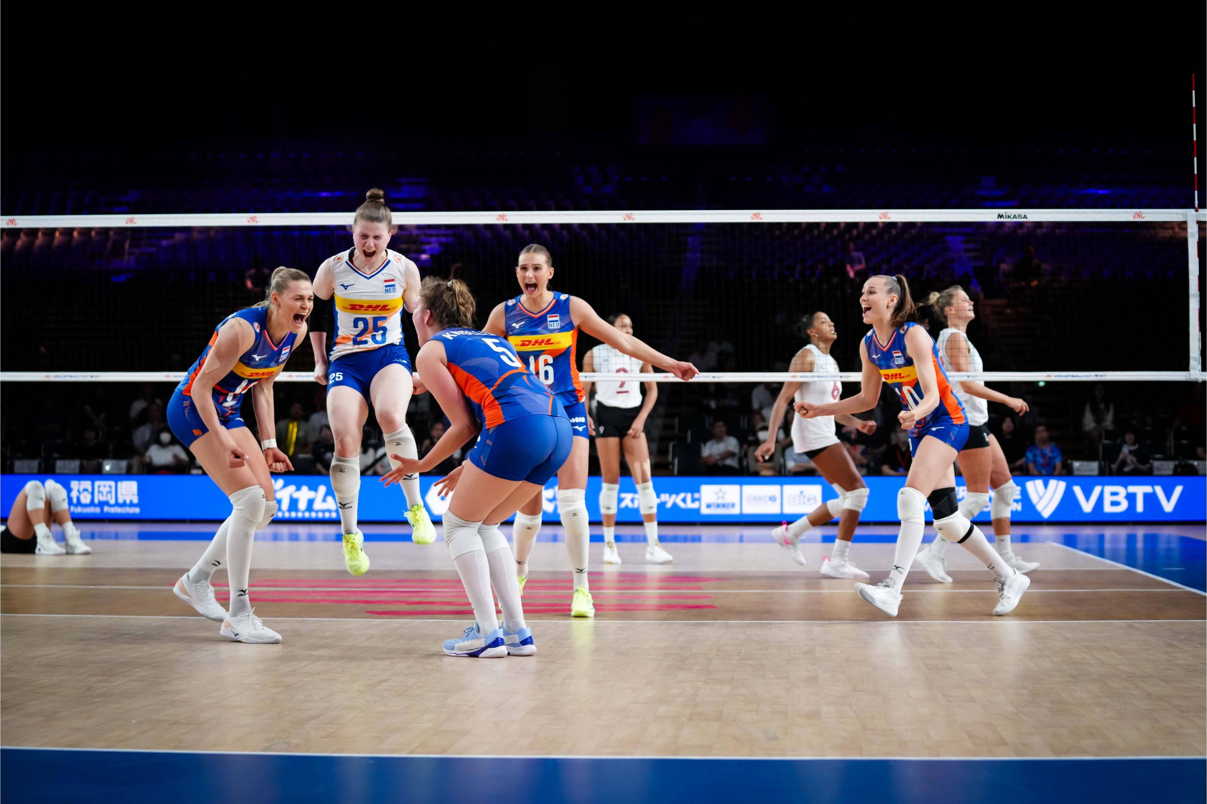 巴西女排横扫对手，力压半决赛