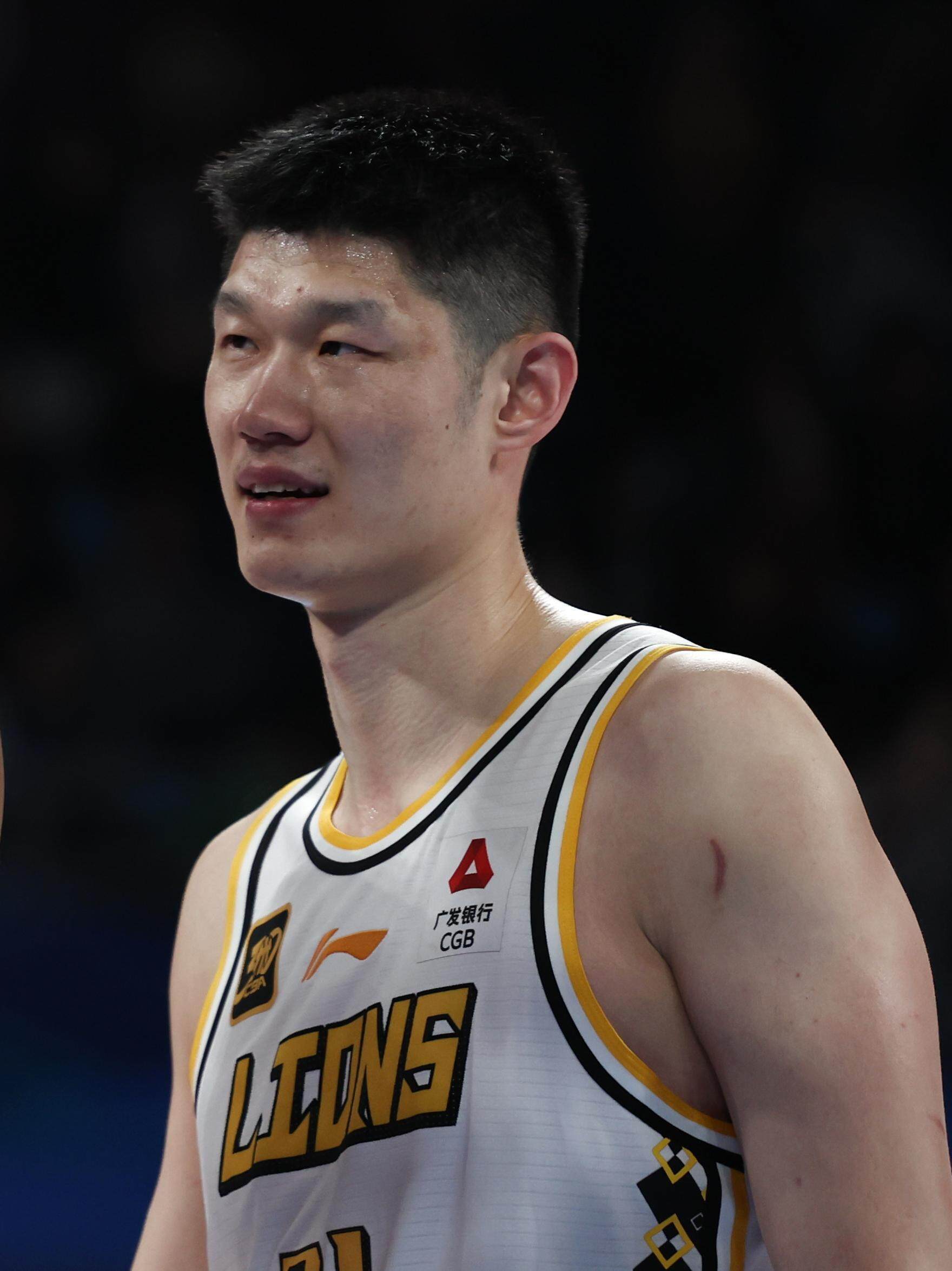 关于比赛结果扑朔迷离，CBA联赛中热门球队屡现失利的信息