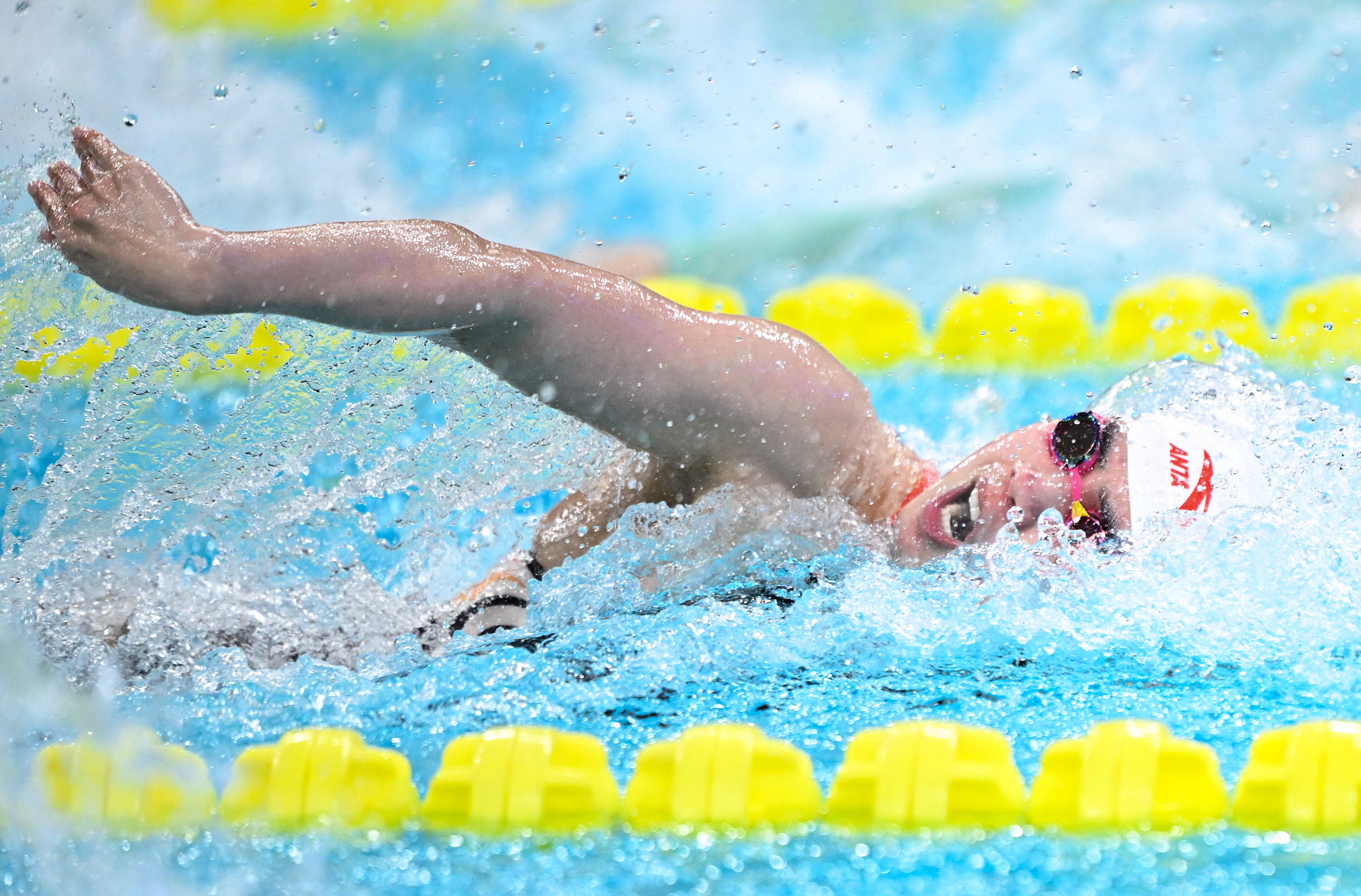 aoa体育体育网页版入口-南非游泳选手勇夺自由泳冠军