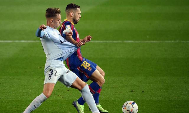 aoa体育体育网页版-巴伦西亚惊险战平，主场难以取胜