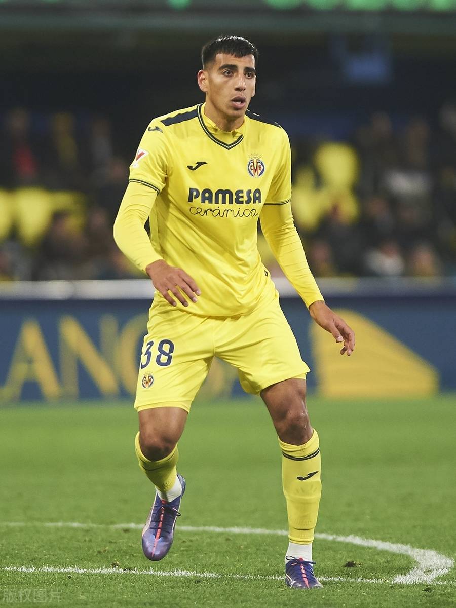 包含比利亚雷亚尔连胜，斩获三分的词条