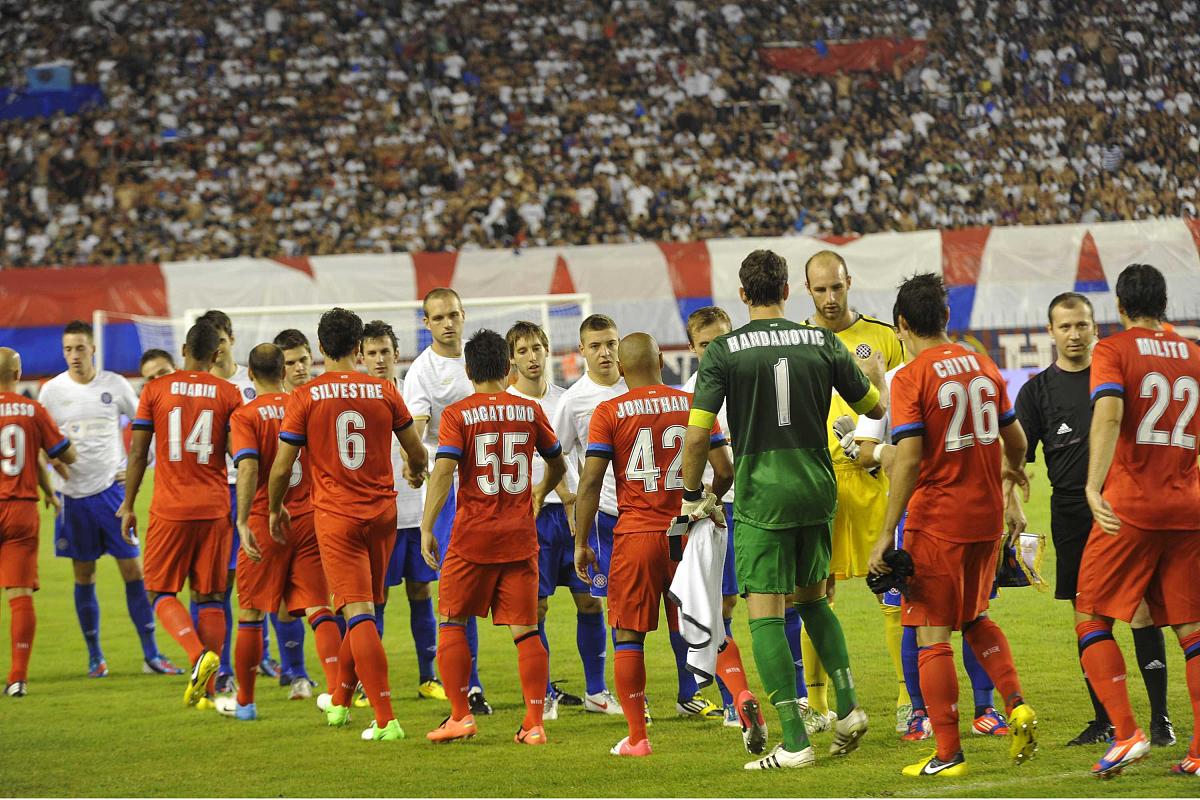 aoa体育体育官网入口-欧洲足球联赛迎来新一轮强强对抗