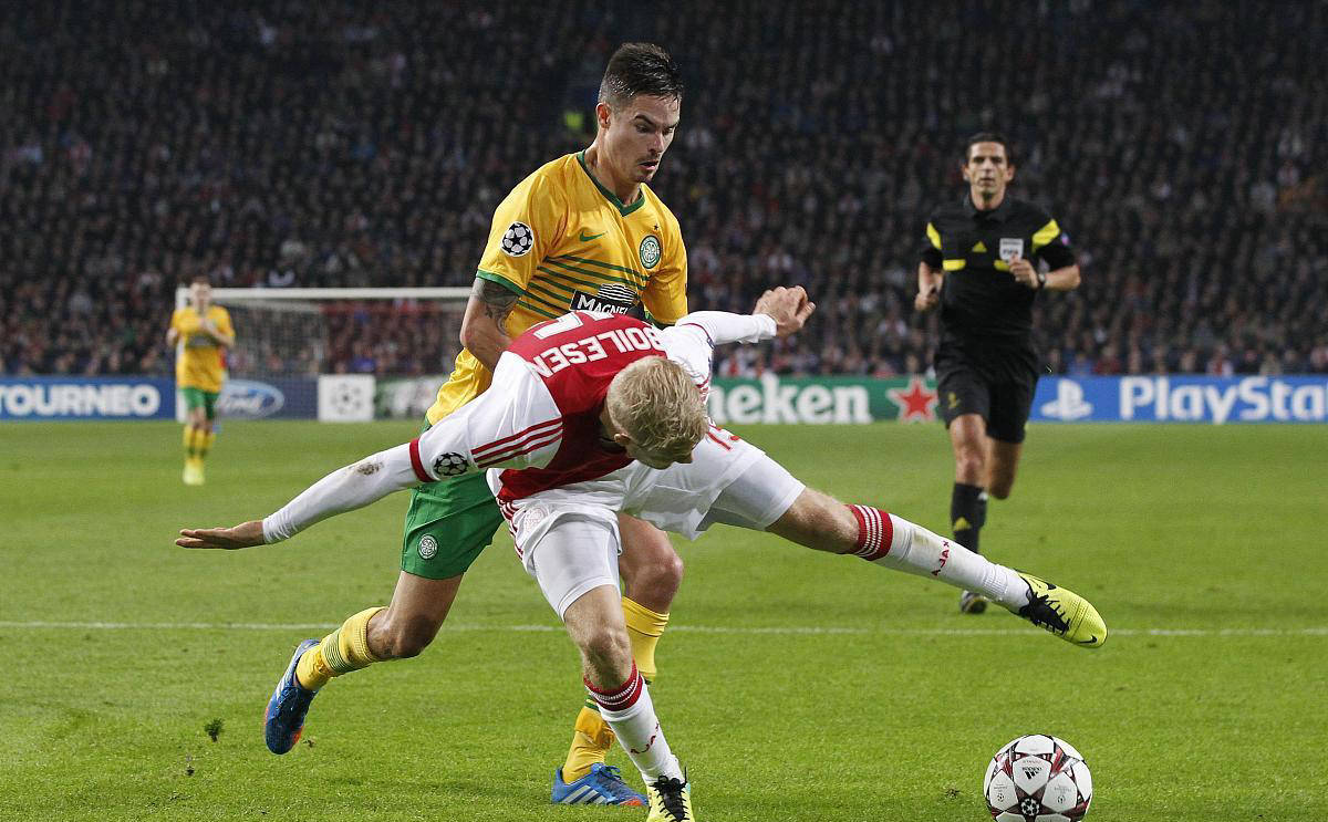 阿贾克斯状态火热，攻势如潮