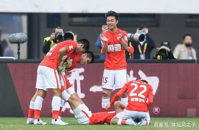 包含华丽一战!球队实力较量再掀风暴的词条 包含华丽一战!球队实力较量再掀风暴的词条