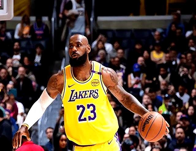 aoa体育体育地址-湖人大胜热火保持西部领先的简单介绍