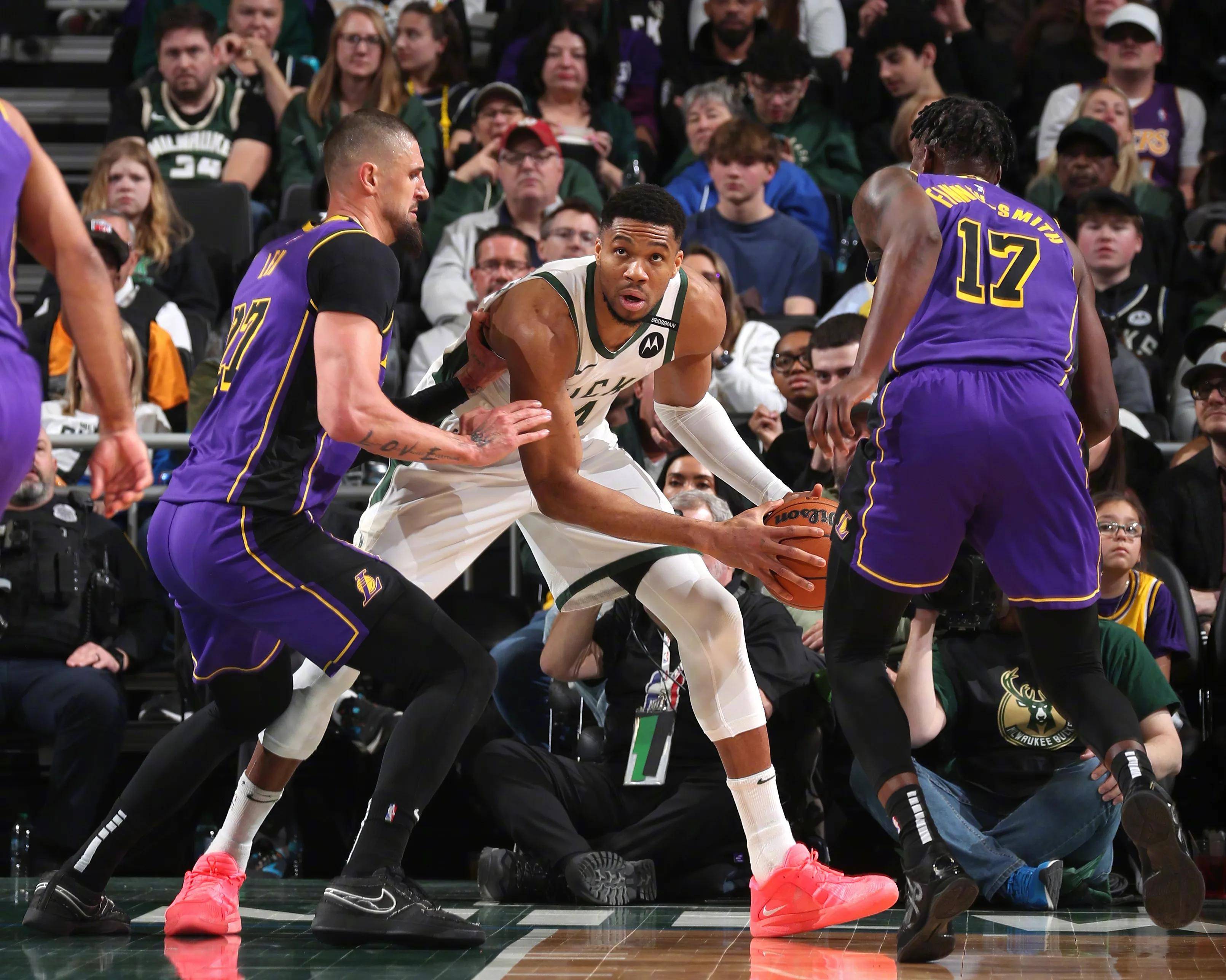 湖人遭遇失利，东部球队逆袭