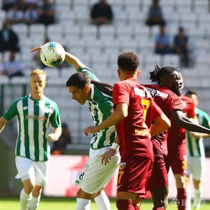 亚特兰大神锋疯狂连续进球，领跑射手榜的简单介绍