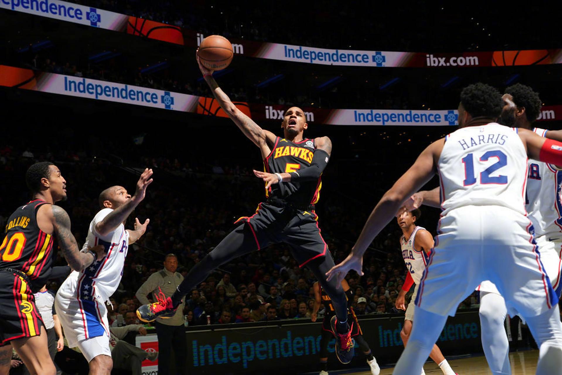 雄鹿豪取赛季连胜，战胜老鹰继续领跑的简单介绍